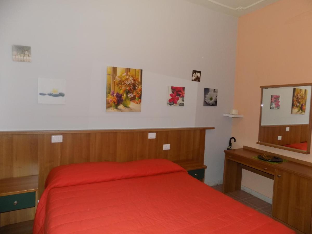 Casa Vacanza Frendy - Free Airport Transportation On Arrival If You Book An Apartment Of Minimum 3 Nights And 6 People Рим Экстерьер фото